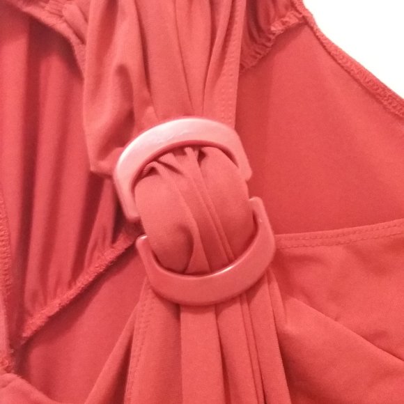 Suzy Shier red blouse with design - Picture 3 of 4